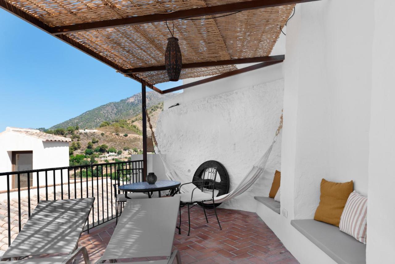 La Amara Lounis - En El Casco Antiguo De *