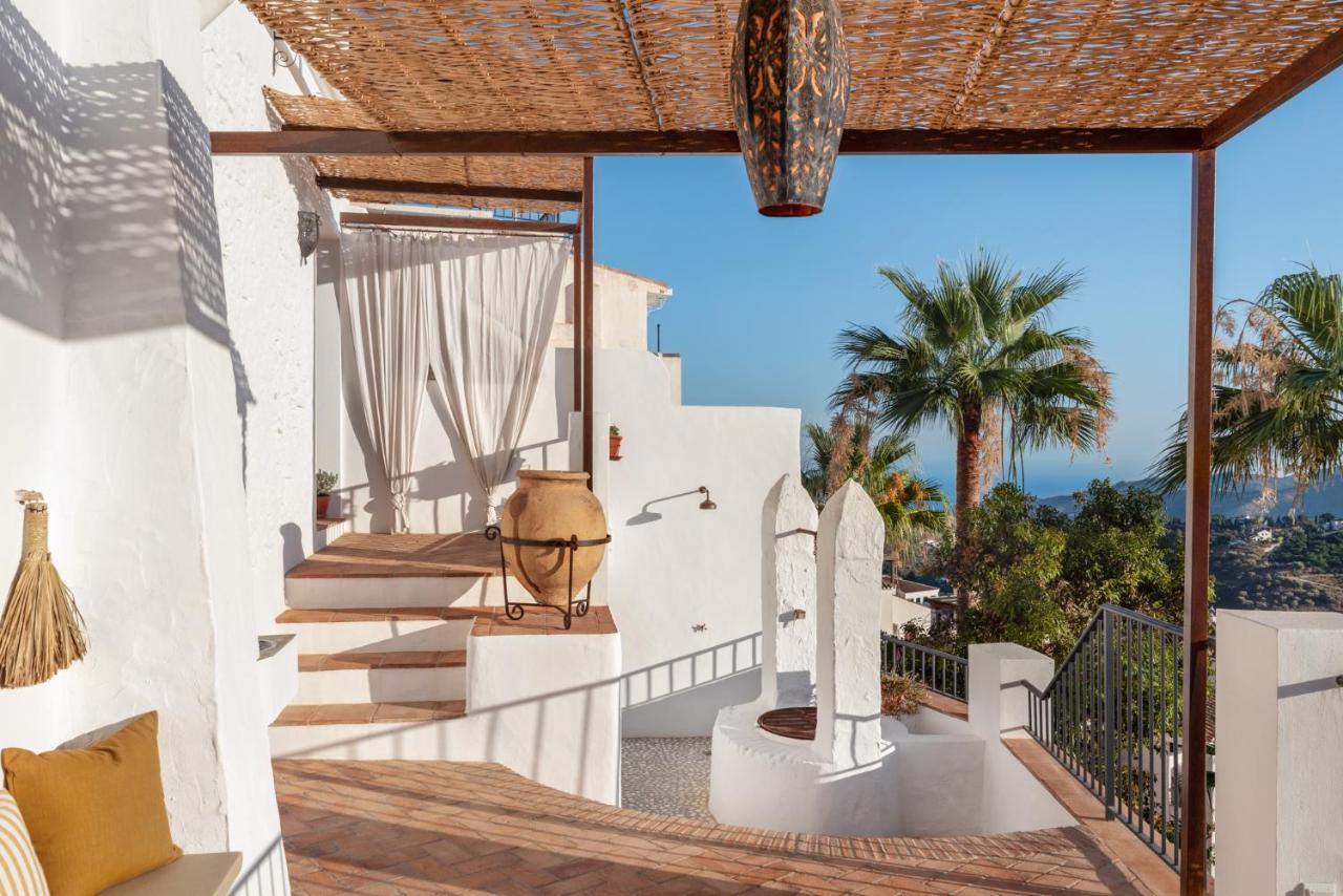 La Amara Lounis - En El Casco Antiguo De